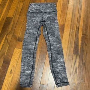 Lululemon high waisted leggings size 4